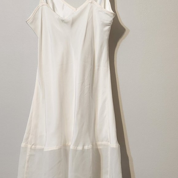 NWT White dress - Picture 3 of 9